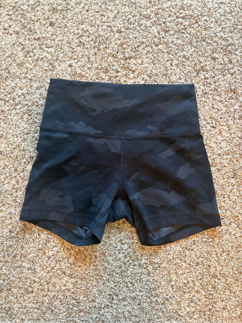 lululemon athletica Wunder Train Contour Fit High-Rise Short 4